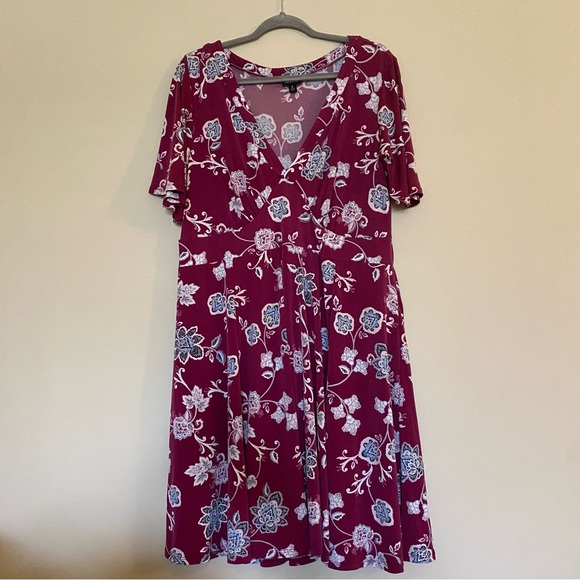 Torrid Burgundy Floral Stretch Knit Dress 2 - Picture 3 of 7
